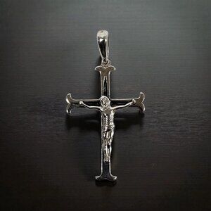925 Silver unisex jesus cross pendant